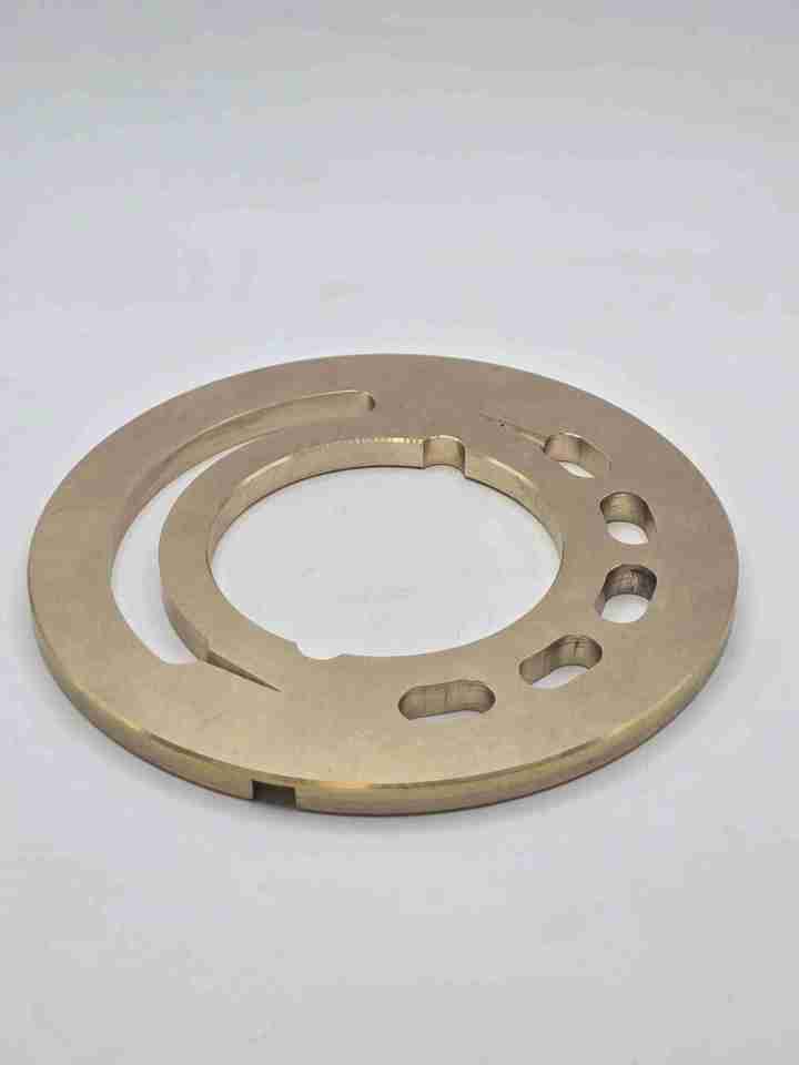 A10V71 - LENS PLATE RH